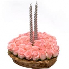 70 Pink Roses Bed With Candles