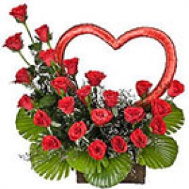 Spectacular Red Roses Heart
